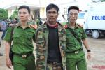 Giây phút kinh hoàng của 3 công nhân bị bắt làm con tin trong vụ việc ở Đắk Lắk-2