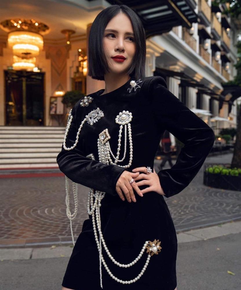 Phạm Băng Băng lên bìa Vogue, đeo trang sức của NTK người Việt-4