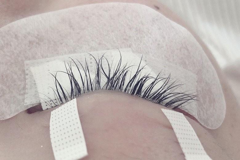 Phương Khánh hốt hoảng khi rụng hết lông mi vì sai lầm mà chị em thường mắc-6