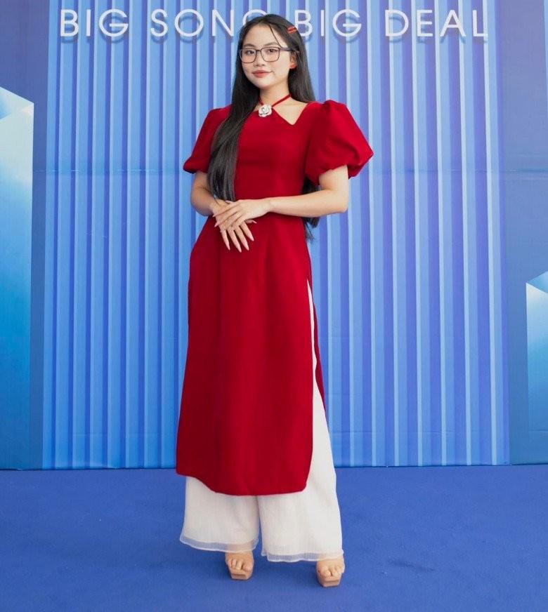 Thoát nét cô bé dân ca, Phương Mỹ Chi diện váy ôm sát khoe dáng nảy nở-7