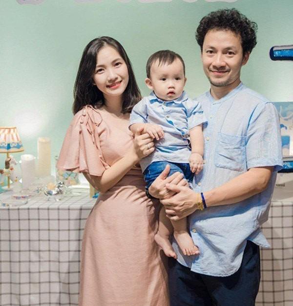 Tiến Đạt dẫn vợ bầu 8 tháng dự sự kiện, nhan sắc không son phấn thành tâm điểm-6