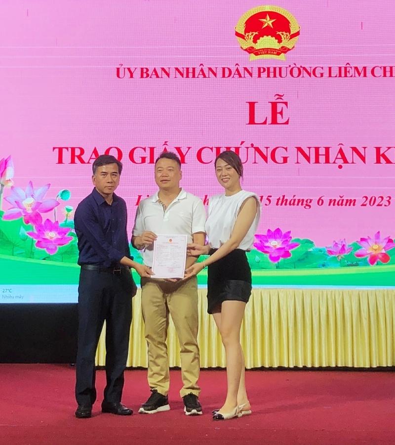 Xôn xao Phương Oanh mặc váy cưới, nghi vấn đẩy nhanh tốc độ sau đăng ký kết hôn-5