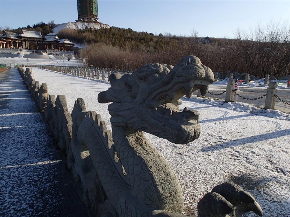 Dốc ma quái ở Trung Quốc, xe lên dốc không cần đạp, xuống dốc lại đạp hết hơi-3