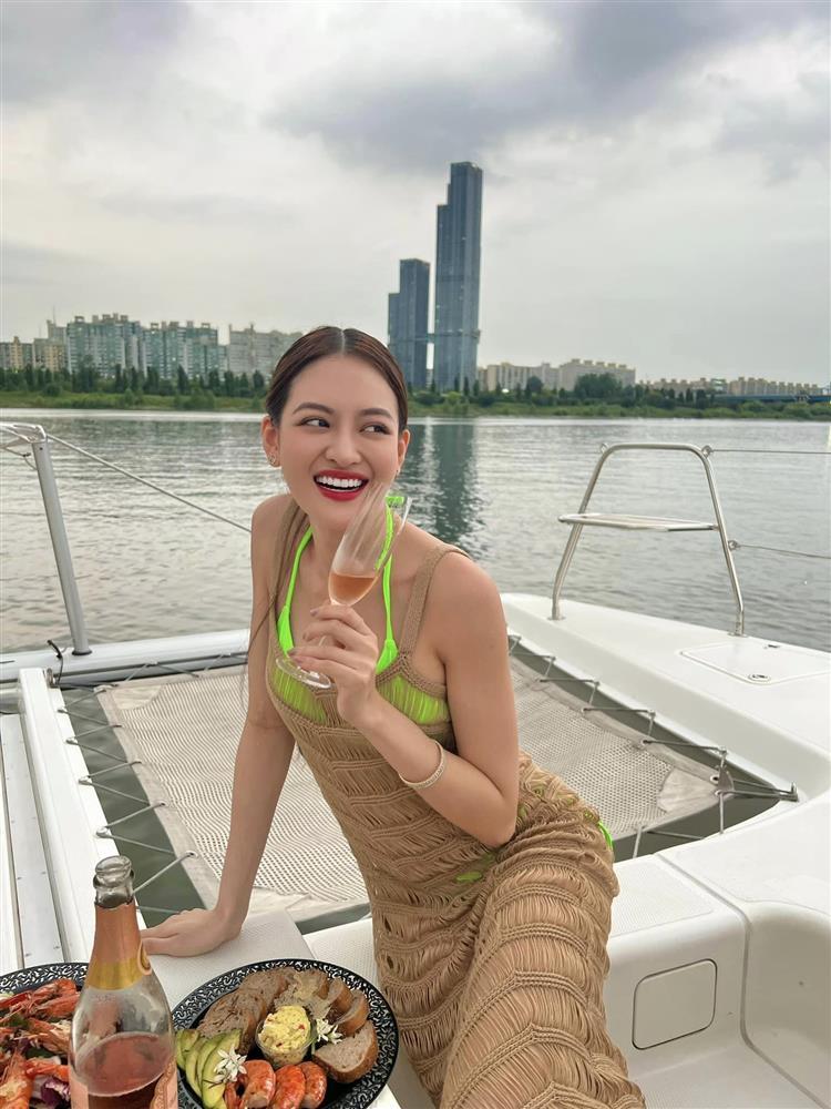 Bạn gái Mạnh Trường khoe bộ sưu tập bikini khiến fan tròn mắt-30