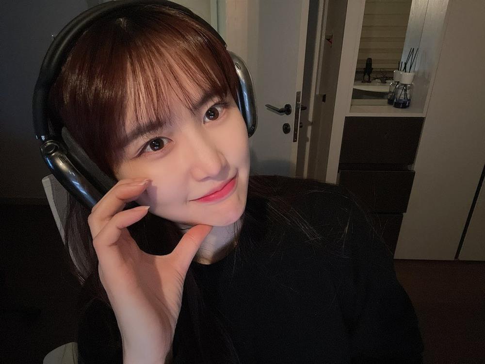 Cặp đôi đũa lệch mới của showbiz gây sốt mạng xã hội-2