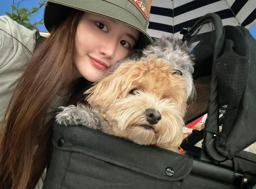 Cặp đôi đũa lệch mới của showbiz gây sốt mạng xã hội-3