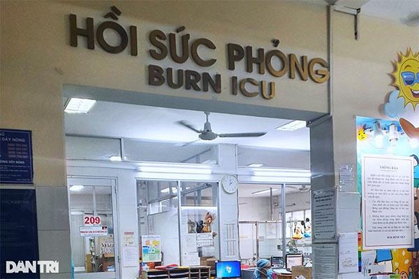 Vụ đốt phòng trọ người yêu: Thêm bé gái xuất huyết phổi tử vong thương tâm-1