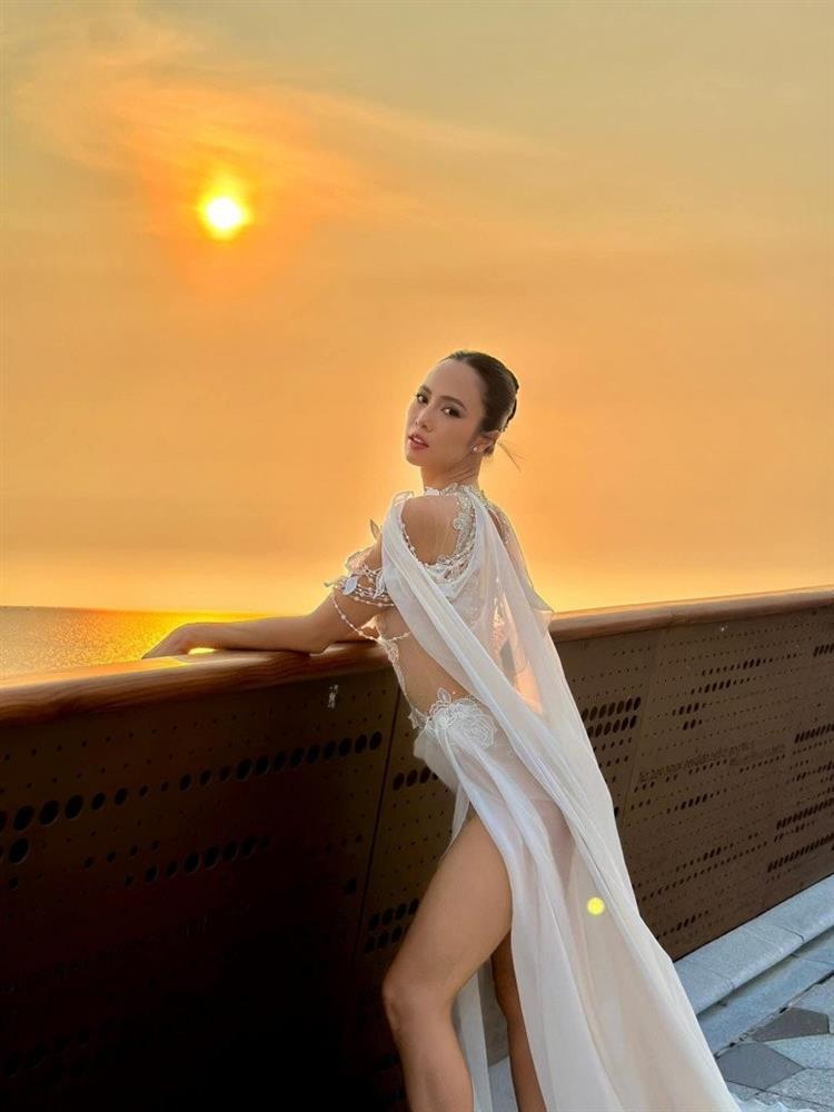 Vũ Ngọc Anh chụp ảnh váy cưới với mốt mặc không giống ai-3