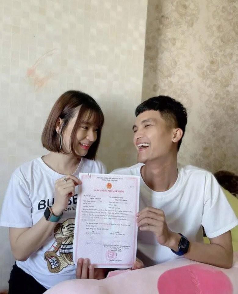 Soi thời trang đi đăng ký kết hôn của dàn sao Việt-6
