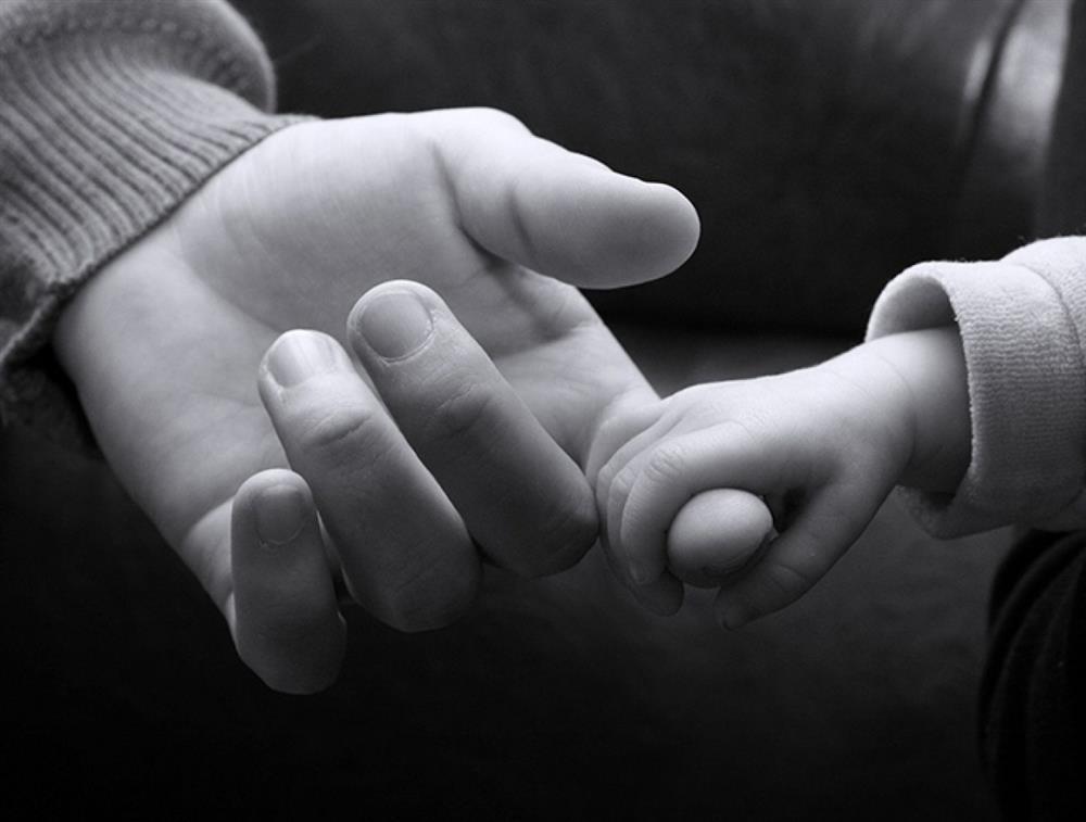 Tôi khóc ngon lành khi con riêng của chồng nói câu này-1