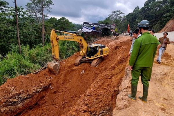 Sạt lở taluy đèo Prenn Đà Lạt: Nạn nhân thứ 2 tử vong-2