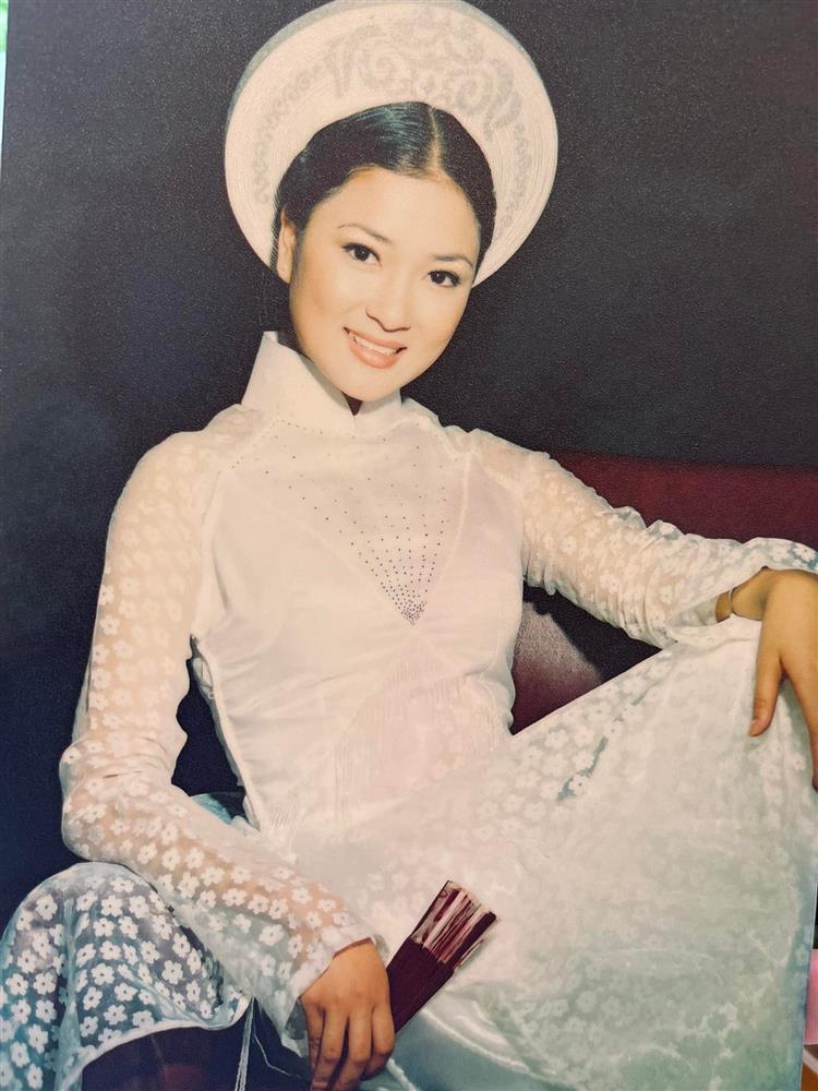 Nhan sắc tuổi 37 của Hoa hậu Nguyễn Thị Huyền-1