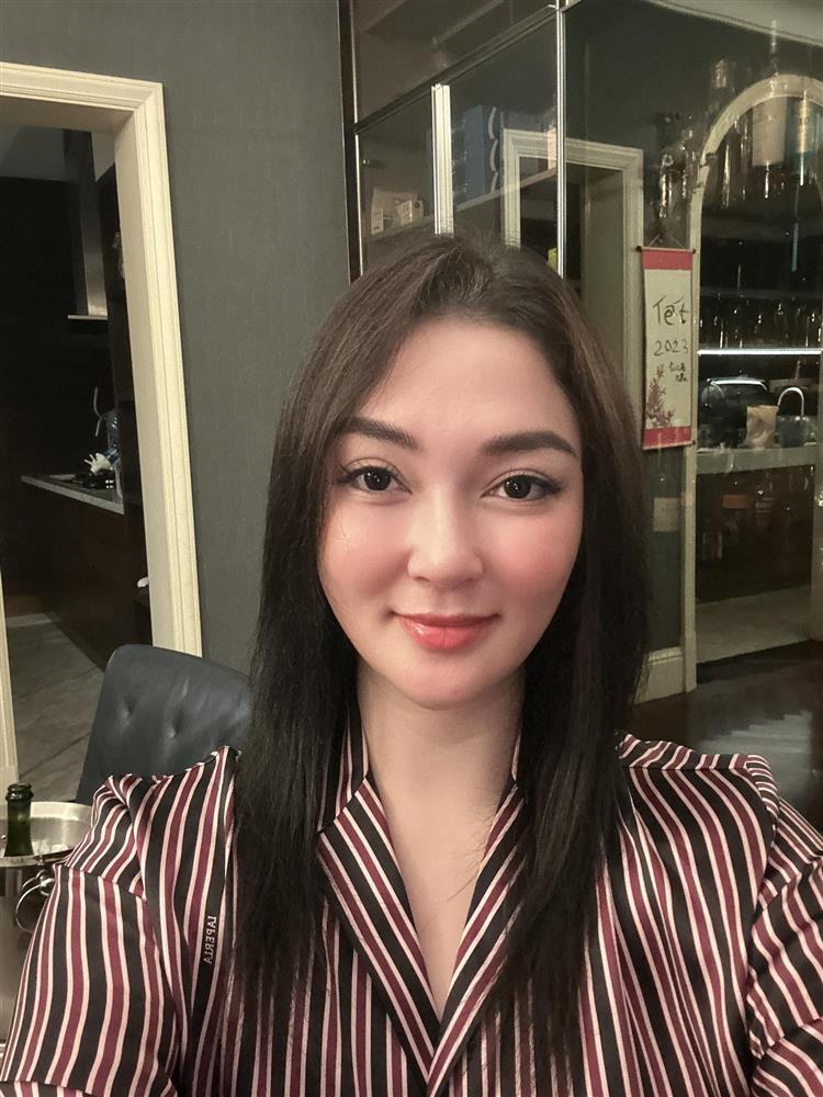 Nhan sắc tuổi 37 của Hoa hậu Nguyễn Thị Huyền-4