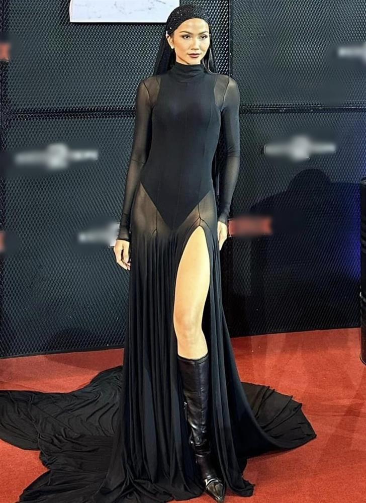 HHen Niê được fan quốc tế săn đón, ăn gì để body vạn người mê?-1