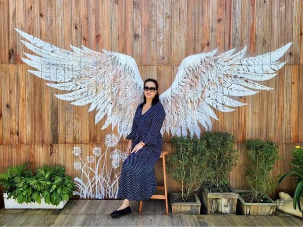 Người phụ nữ U70 vẫn xinh đẹp và quyền lực với cô Trúc Mai Thu Huyền là ai?-6