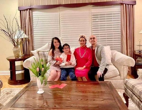 Người phụ nữ U70 vẫn xinh đẹp và quyền lực với cô Trúc Mai Thu Huyền là ai?-9