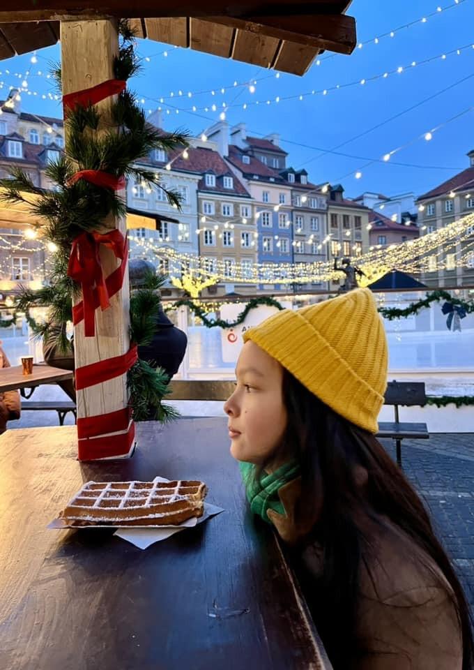 Hai con sinh đôi cao lớn hơn mẹ của diva Hồng Nhung-11