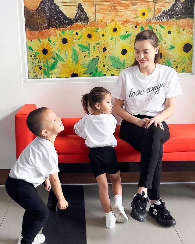 Lisa theo mẹ Hà Hồ đi tập yoga ra dáng dân chuyên, không còn lạc quẻ-8