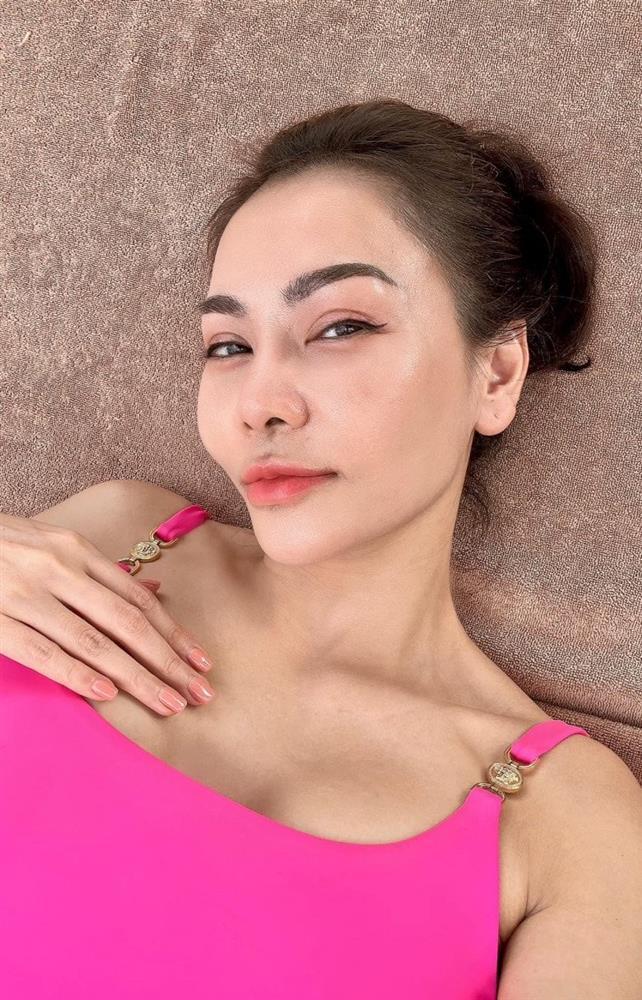 Thu Minh tuổi 46 body đẹp không chỗ chê, ảnh chụp lén dung nhan khác lạ-4