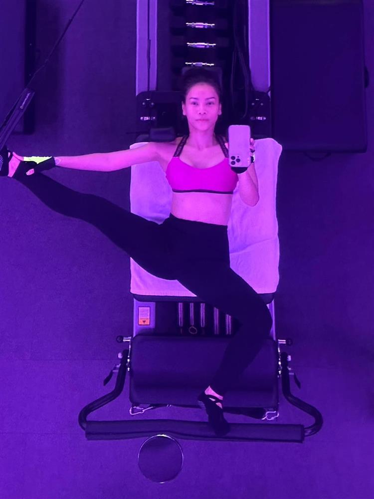 Thu Minh tuổi 46 body đẹp không chỗ chê, ảnh chụp lén dung nhan khác lạ-8