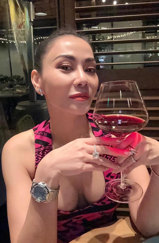 Thu Minh tuổi 46 body đẹp không chỗ chê, ảnh chụp lén dung nhan khác lạ-10