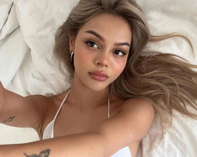 Hot girl môi mọng nổi tiếng nhất nhì Instagram đang sống thế nào?-8