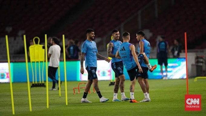HLV Scaloni tiết lộ lý do Messi không đá giao hữu ở Indonesia-2