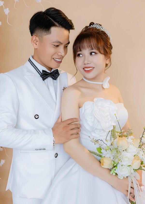 Cặp đôi 9x quyết định kết hôn sau 11 ngày gặp mặt-4