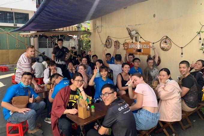 Bỏ việc lương 1.000 USD, chàng trai đi bán bánh canh cua vì... mẹ-5