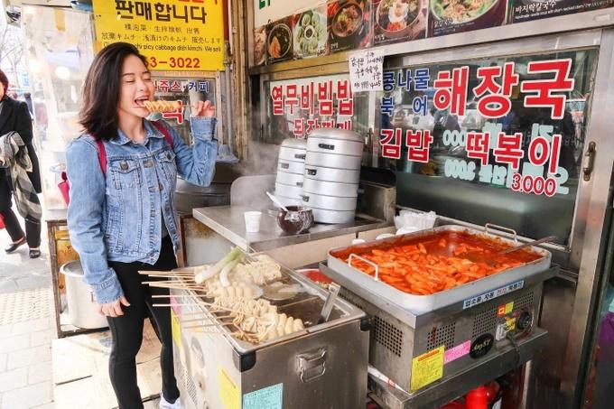 Biển Xin chào bằng tiếng Việt tràn ngập Hàn Quốc, khách cũng rất chịu chi-5