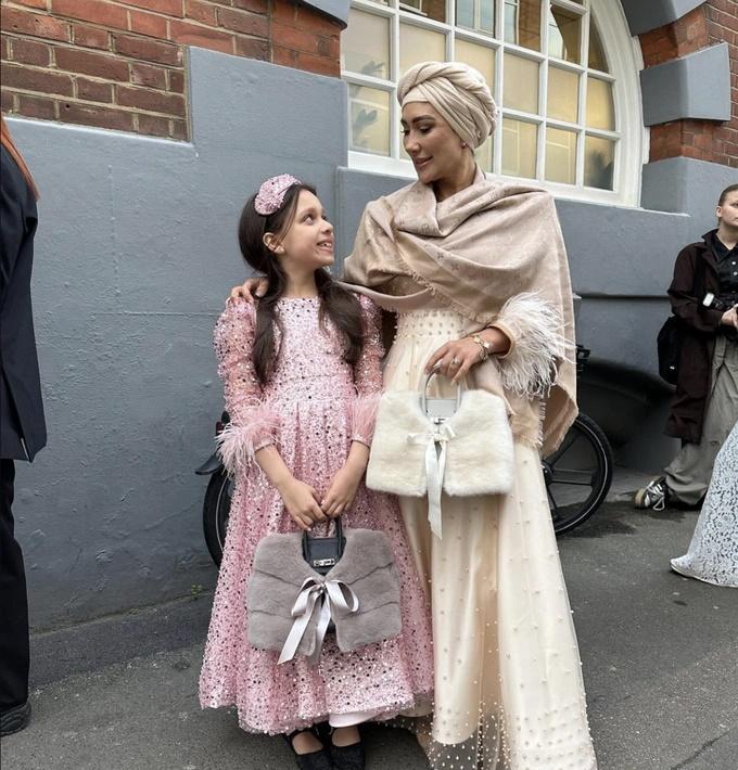 Tiểu thư 10 tuổi đã đi xe sang, người dát đồ hiệu hàng tỷ đồng-2