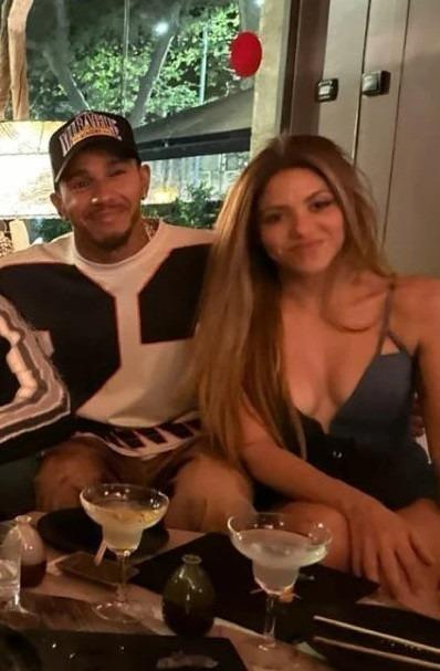 Pique sắp cưới bồ trẻ giữa tin Shakira cặp tay đua Lewis Hamilton-2