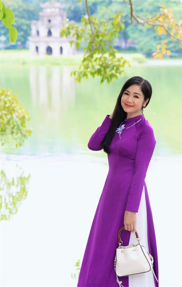 NSND Thu Hà diện váy cưới ở tuổi 54-7