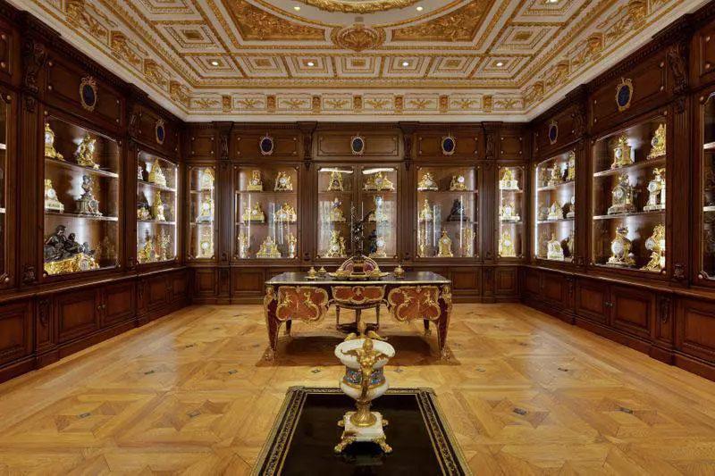 Choáng ngợp dinh thự trị giá 204 triệu USD, được dát từ 700.000 lá vàng-8