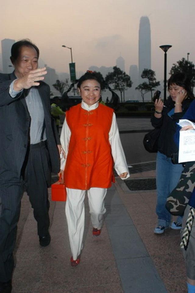 Nữ tỷ phú 2 bím tóc: Mất chồng, một mình đưa công ty phát triển tới đỉnh cao-5