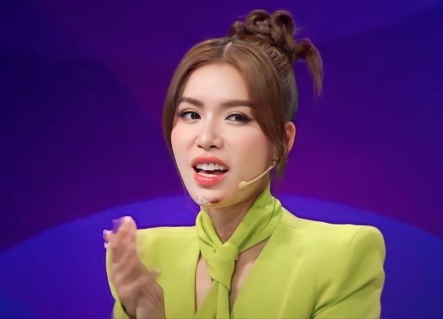 Người mẫu Minh Tú bị flycam đập vào mặt, khâu hơn 10 mũi-2