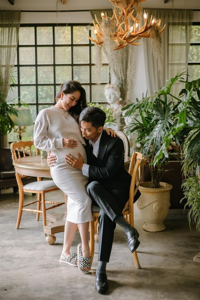 Khánh Thi - Phan Hiển cho con trai học nhảy ở Italy-7