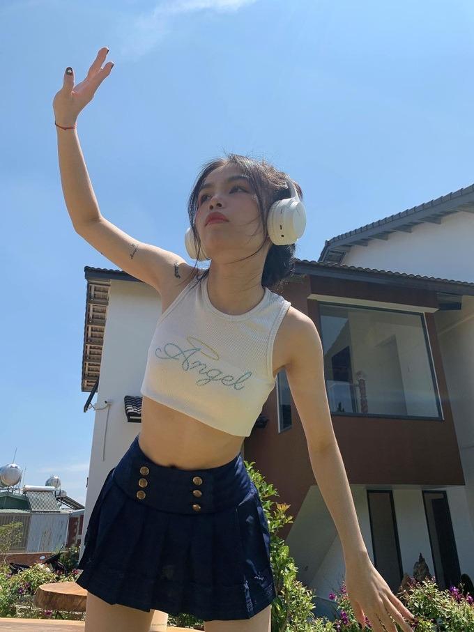 Nữ rapper Liu Grace gây sốt với giọng ca độc lạ và gu thời trang táo bạo-6