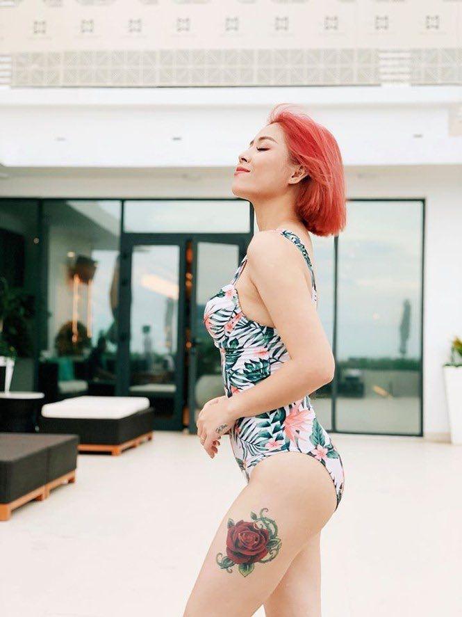 MC Hoàng Linh kín đáo khi lên sóng, dịu dàng khác hẳn vẻ chất chơi đời thường-5