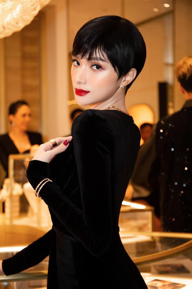 Rộ tin Lan Khuê thay thế Phạm Hương tại The New Mentor, Hương Giang lên tiếng làm rõ-3