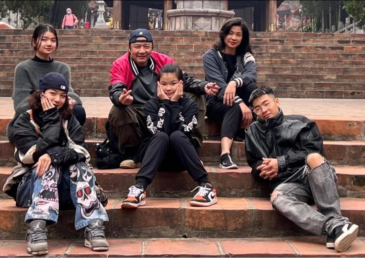 NSƯT Võ Hoài Nam khoe loạt ảnh cưới hơn 20 năm trước với bà xã kém 12 tuổi-5