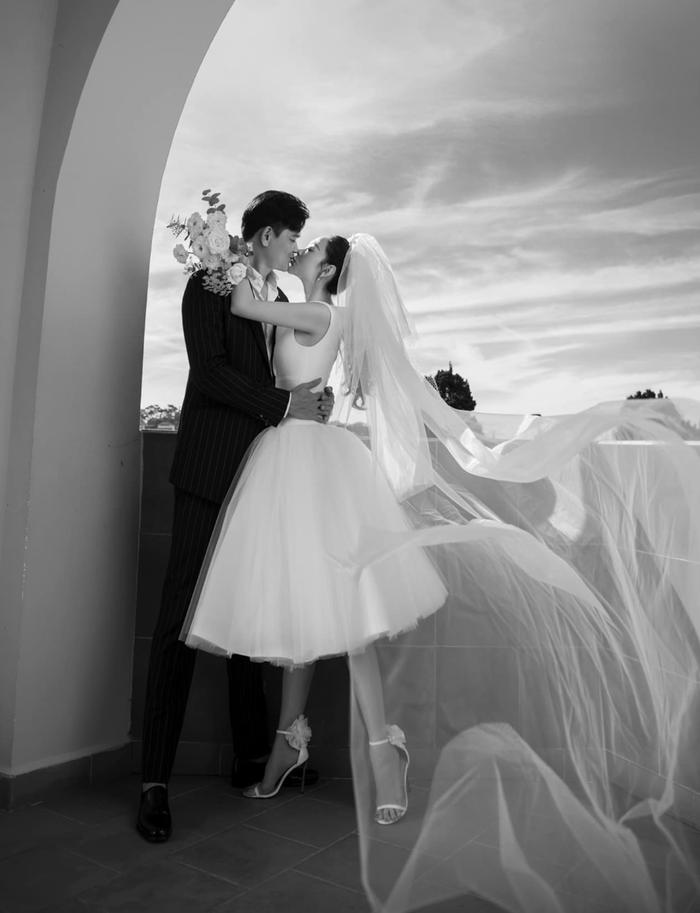 Minh Hằng phản ứng sao khi bị nói liên tục giấu hình ảnh chồng?-2