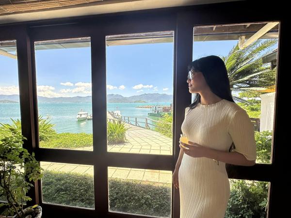 Bạn gái mới đạo diễn Dũng khùng: U40 body căng tràn sức sống-3