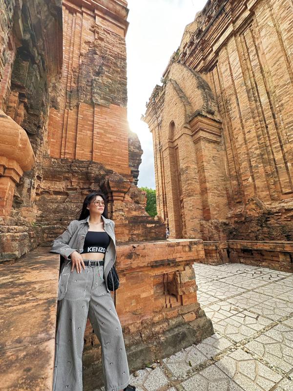 Bạn gái mới đạo diễn Dũng khùng: U40 body căng tràn sức sống-4