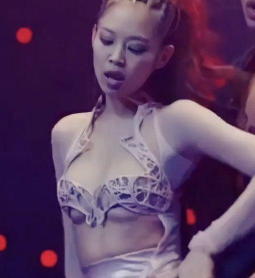 Jennie (BlackPink) còn lại gì sau điệu nhảy gợi dục?-3