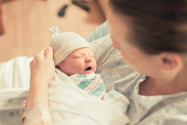 Sau lần mẹ chồng nhập viện, tôi không dám giữ tiền lương của chồng-2