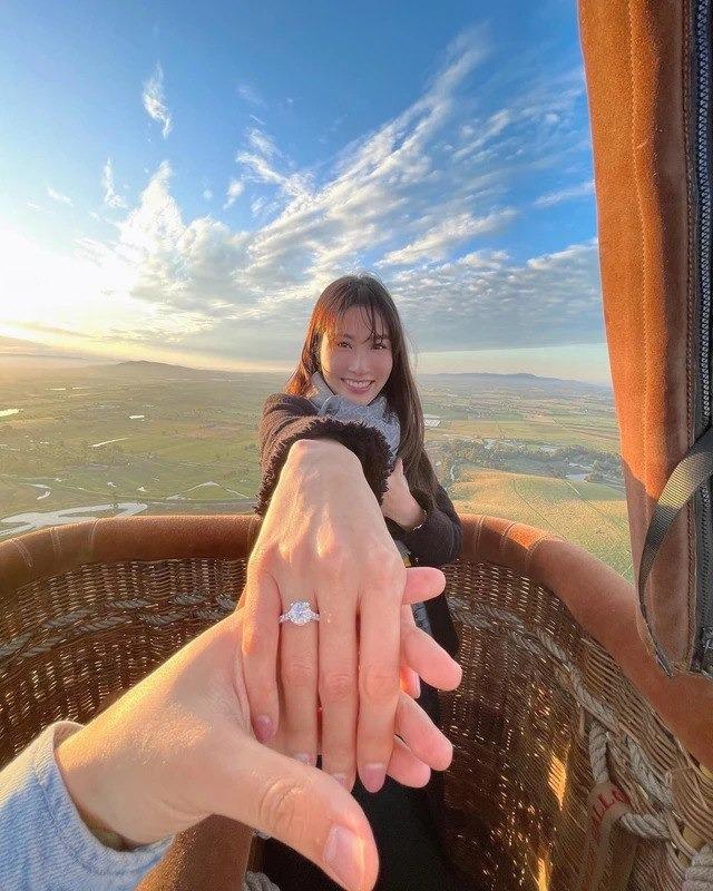 Diễm My 9X bẻ cong cơ thể giữa công viên, chuốt thân hình búp bê-2