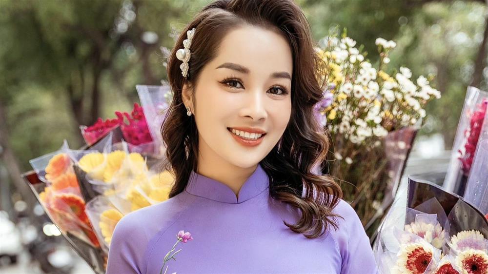 Minh Hương Nhật ký Vàng Anh trở thành BTV, Thượng úy Công an sau 17 năm-1