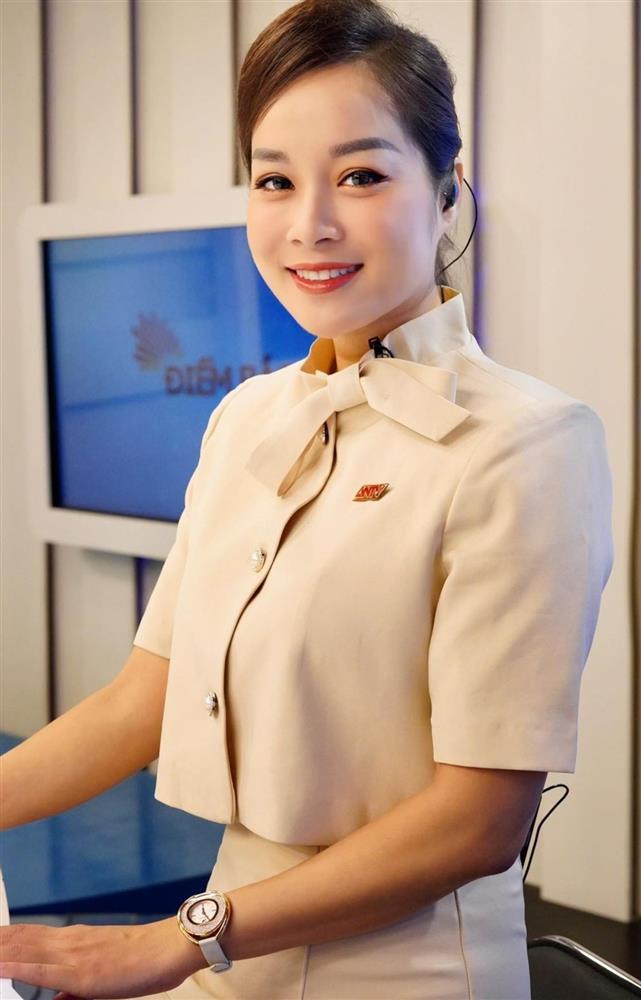 Minh Hương Nhật ký Vàng Anh trở thành BTV, Thượng úy Công an sau 17 năm-6