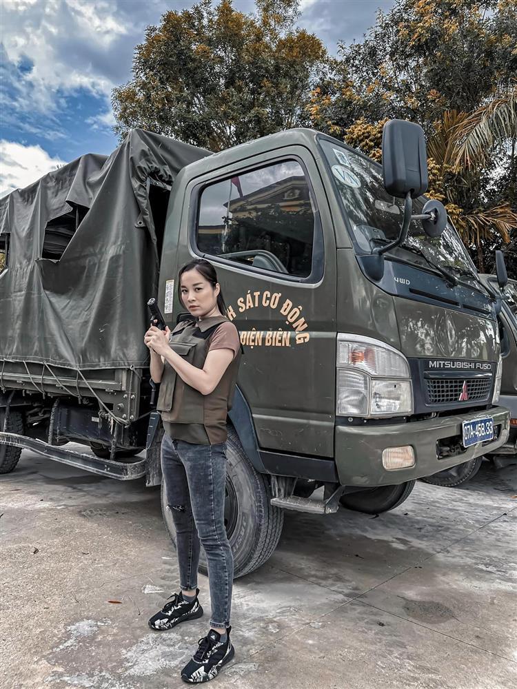 Minh Hương Nhật ký Vàng Anh trở thành BTV, Thượng úy Công an sau 17 năm-9